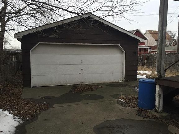 4th image of 4230 Drummond St