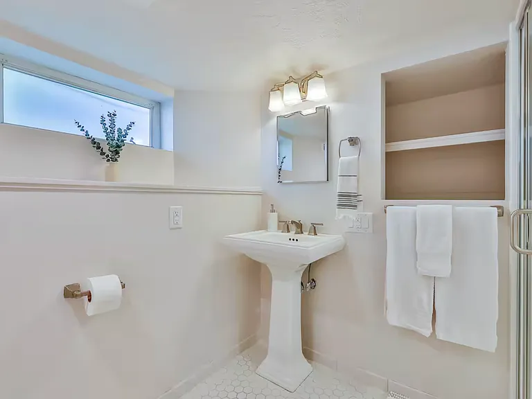 420 E 3rd Ave — Photo 13