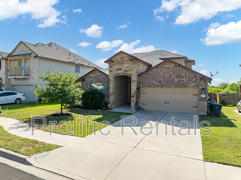 4 bed, 3.5 bath, 3065 sqft, $2,200 — Photo 3