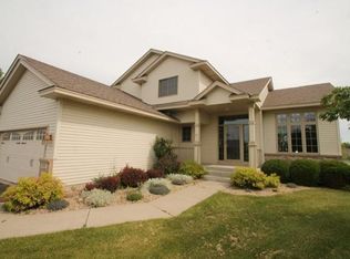 831 Kayla Ln, Hanover, MN 55341