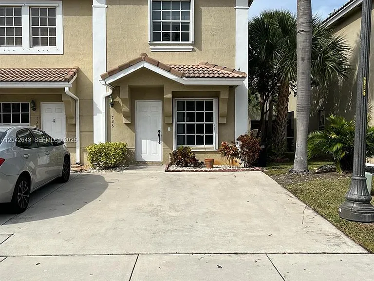 726 SW 122nd Ave #726 — Photo 3