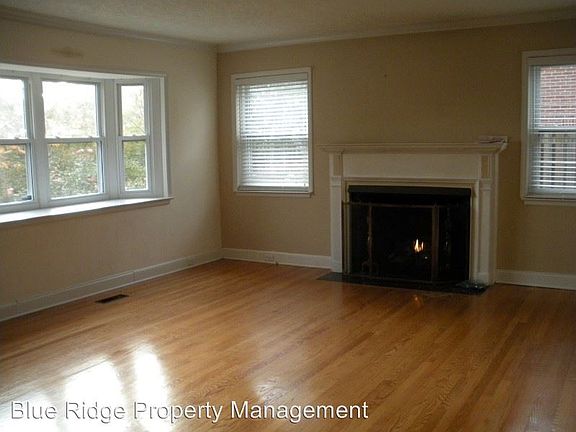 3rd image of 2120 Memorial Ct