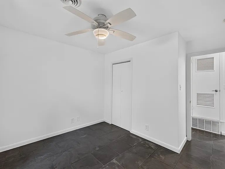 1703 Wethersfield Rd — Photo 11