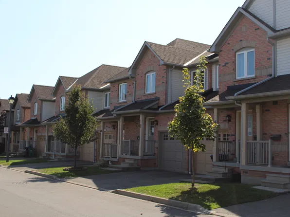 3035 Artesian Dr #143, Mississauga, ON L5M 7S7