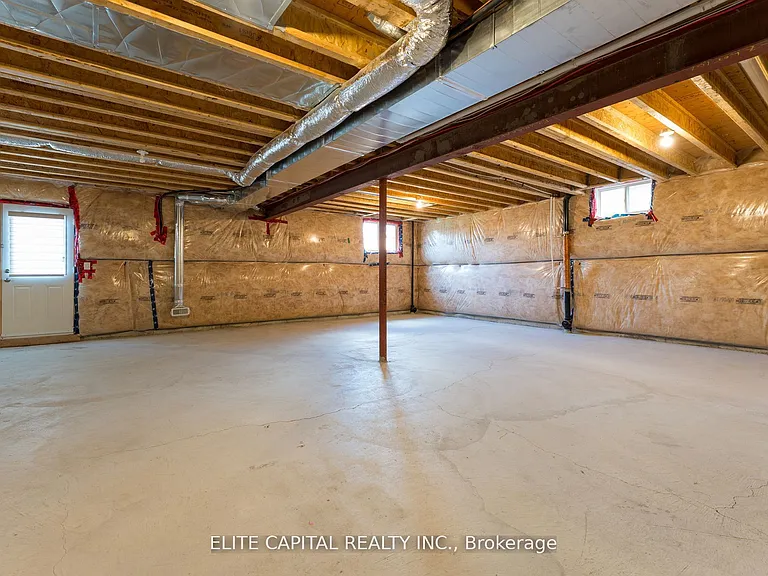 242 Touch Gold Cres — Photo 4