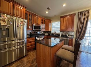 53 Mallard Pl, Secaucus, NJ 07094