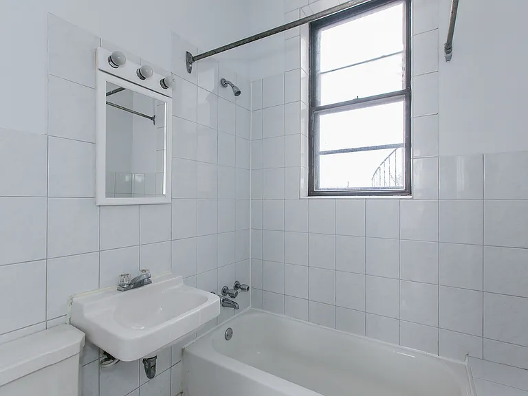 530-40 W Armitage Ave #2000 — Photo 5