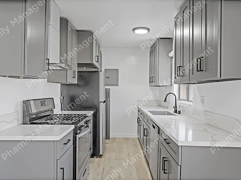 167 S Oak Knoll Ave #5 — Photo 6