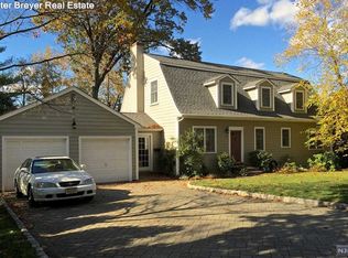 41 Elizabeth St, Oradell, NJ 07649