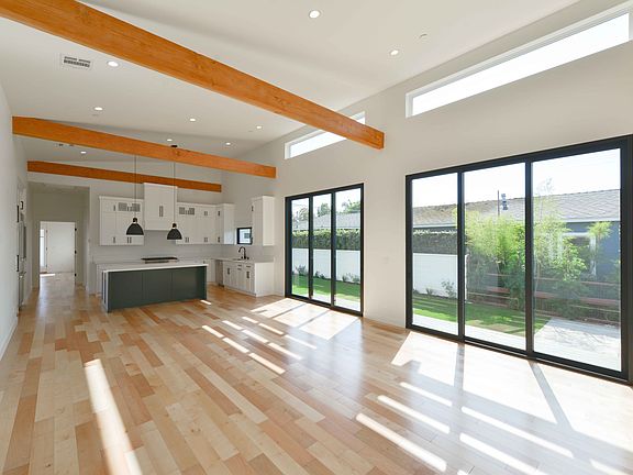 2nd image of 12860 Bonaparte Ave