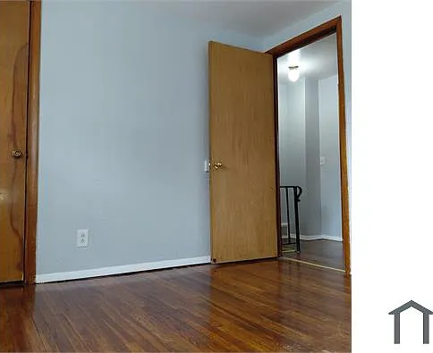50 Poplar St — Photo 7