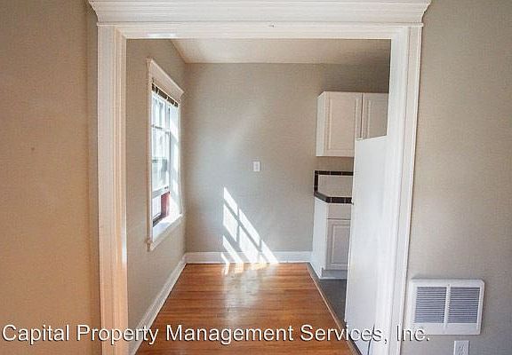 5th image of 2215 NW Irving St APT 16