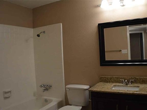 5th image of 2621 Emberwood Dr