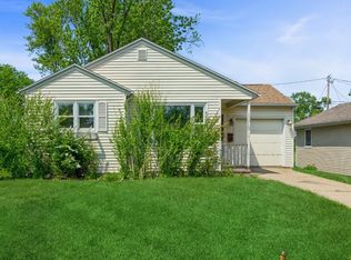 1212 29th St NE, Cedar Rapids, IA 52402