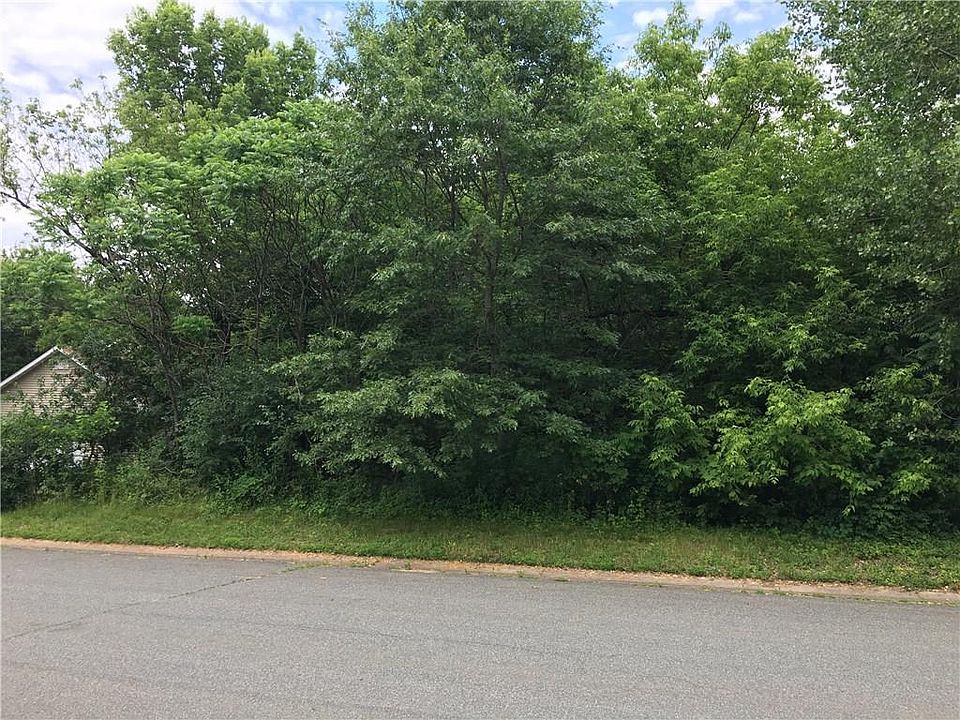 2nd image of 903 Wagner Rd