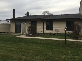 2103 Bayside Ct, Fort Wayne, IN 46804