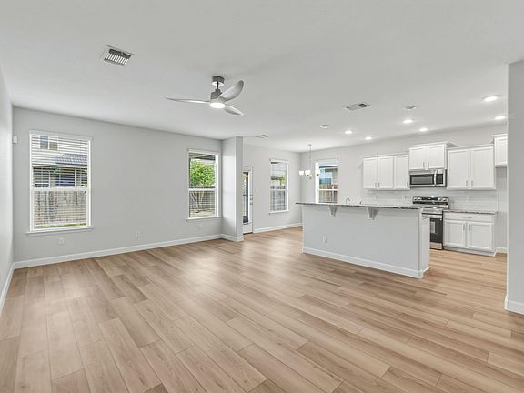 2nd image of 301 Serpentine Ln