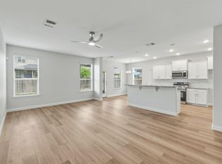 301 Serpentine Ln, Jarrell, TX 76537