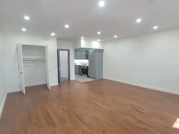 2041 Strauss Street image 15 of 40