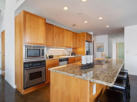 4th image of 21 W 10th St APT 14C