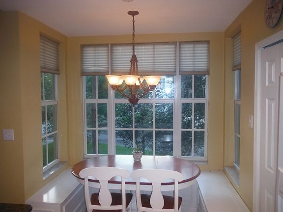 Dining Area (storage bench)