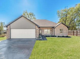 108 E Military Rd, Judsonia, AR 72081