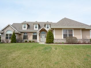W133N6199 Hummingbird Way, Menomonee Falls, WI 53051