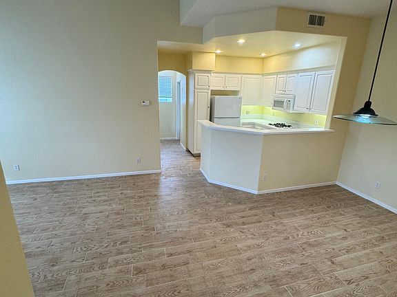 4th image of 7723 Hazard Center Dr