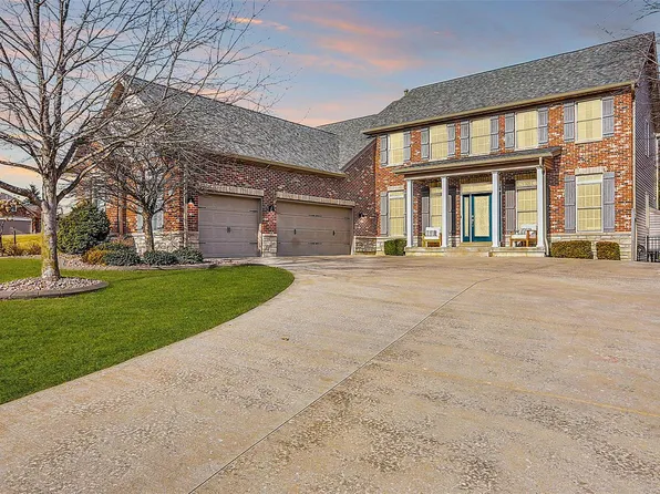 913 Bullpen Dr, O'Fallon, MO 63366