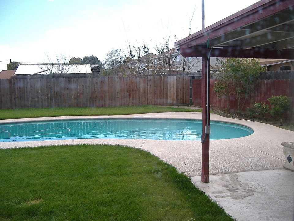 1st image of 646 Blossom Dr