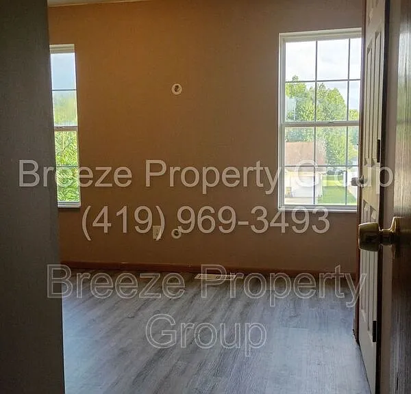 2816 Benford Ln — Photo 4
