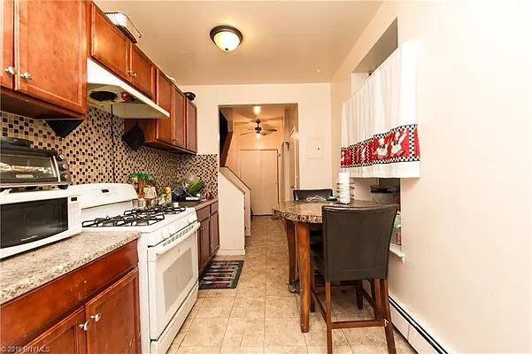 Sold by Remax Real Estate Professionals | media 7