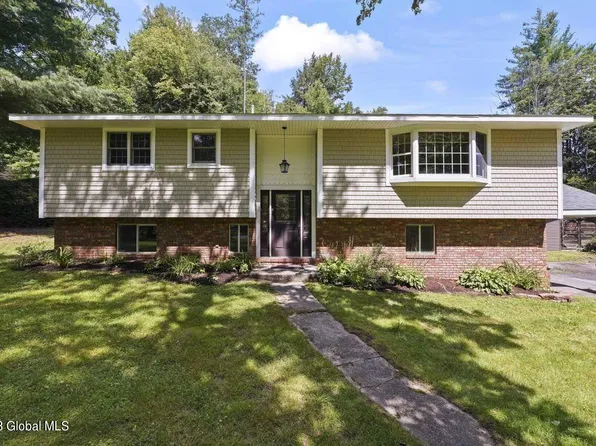 150 Edgewood Drive, Averill Park, NY 12018