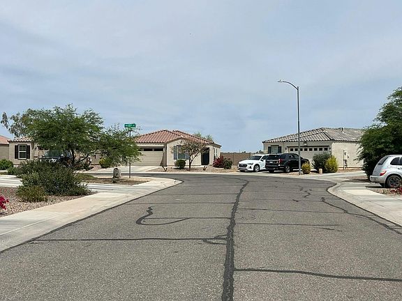 4th image of 1360 W Pinkley Ave