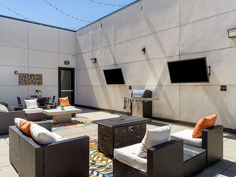 The Flats on Archer - Ask About Our Move-In Specials! — Photo 46