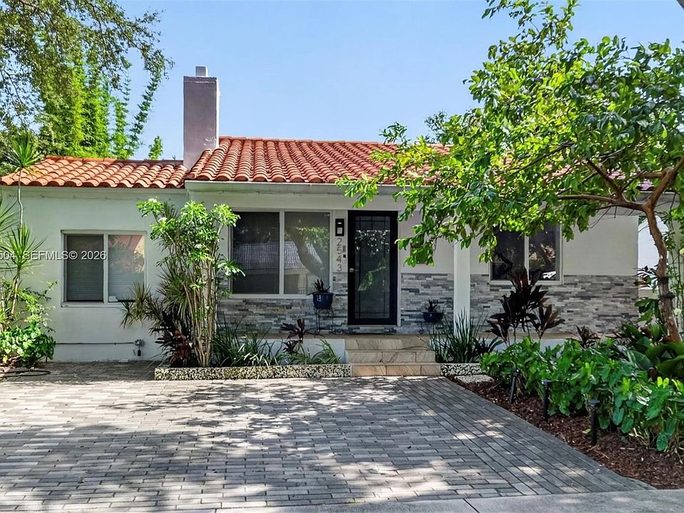 1st image of 2543 SW 15th St