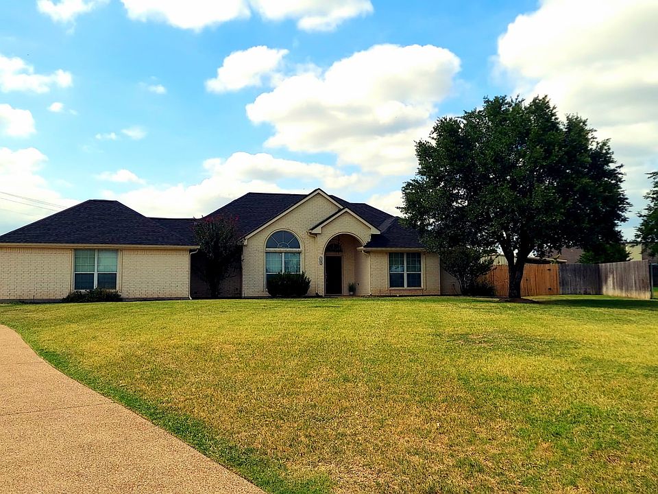 2nd image of 1107 Woodbridge Ct