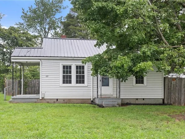 683 Old Hollow Rd, Winston Salem, NC 27105