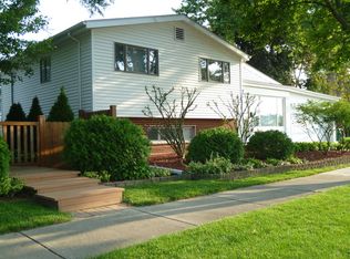 105 E Pleasant Ln, Lombard, IL