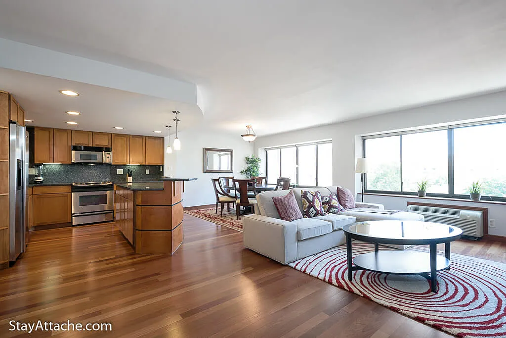 2405 I St NW — Photo 1
