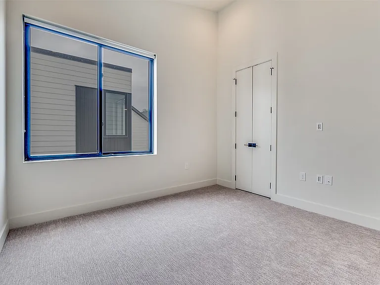 5609 Live Oak St #404 — Photo 10