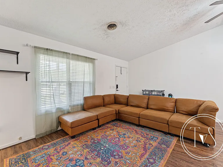 32 Gregory Ct — Photo 9