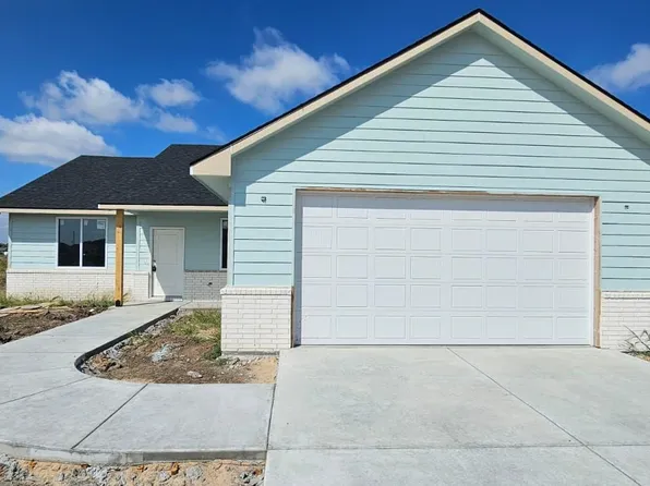 121 S Midway St, Valley Center, KS 67147