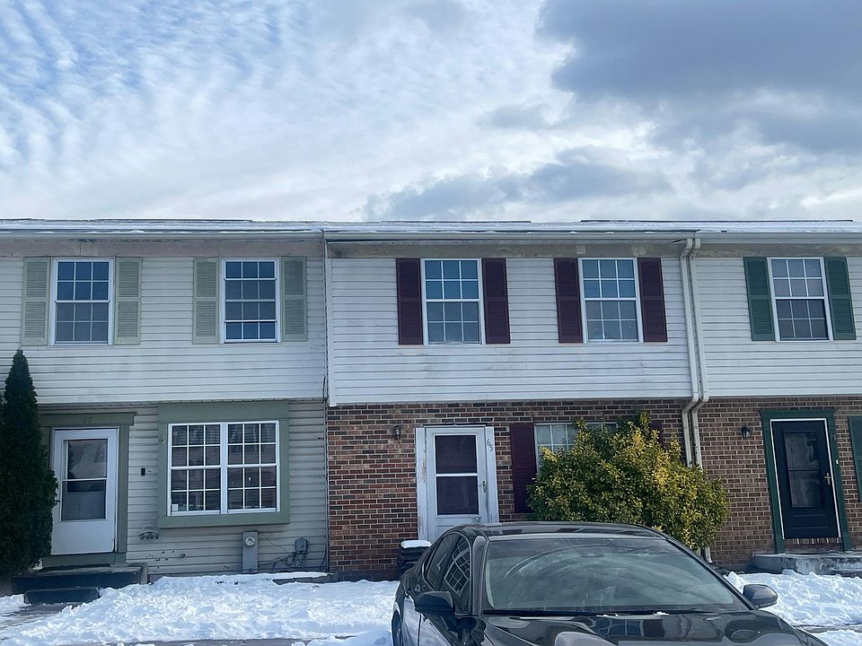 1st image of 67 Chelmsford Ct