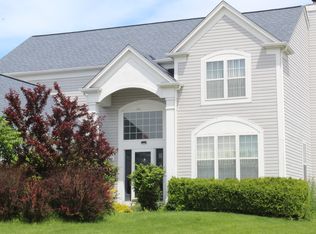 4605 W Sharon Ln, Franklin, WI 53132