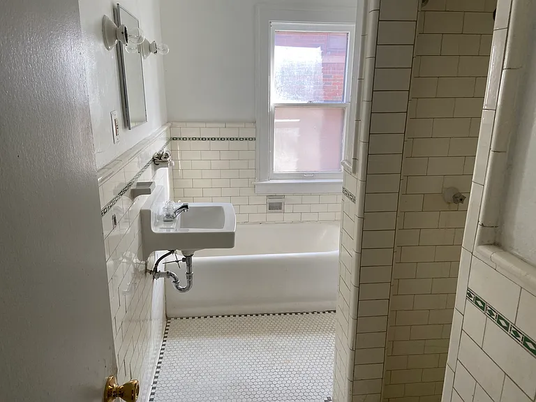 850 W Huron St — Photo 7
