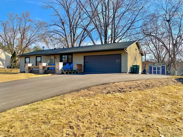 618 10th St N, Hudson, WI 54016