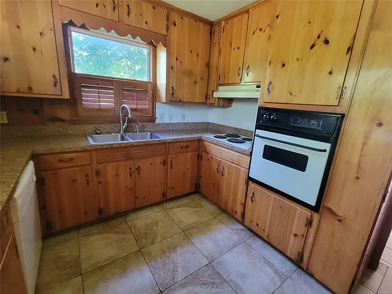 991 Upper Kingston Rd — Photo 5