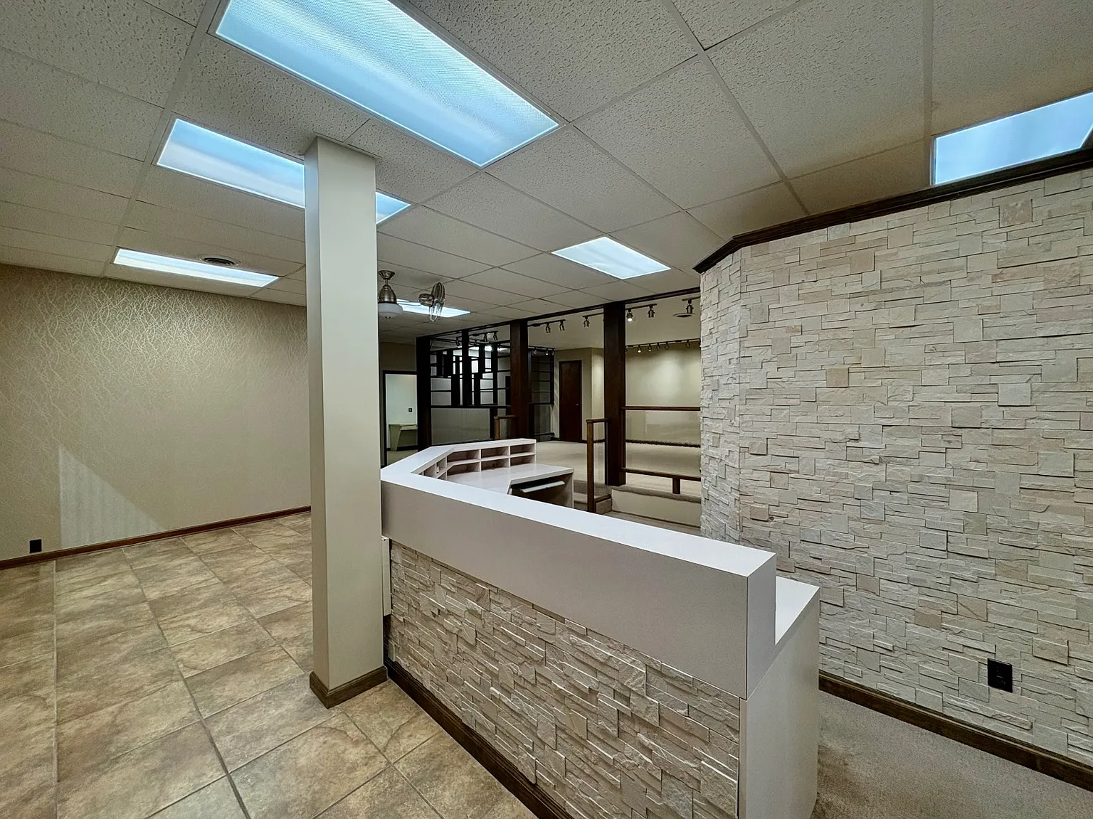 Studio, 1.5 bath, 2500 sqft, $1,700 — Photo 4
