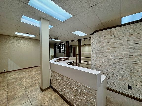 4th image of 1207 W Main St